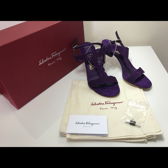 Salvatore Ferragamo Shoes - Salvatore Ferragamo suede heels